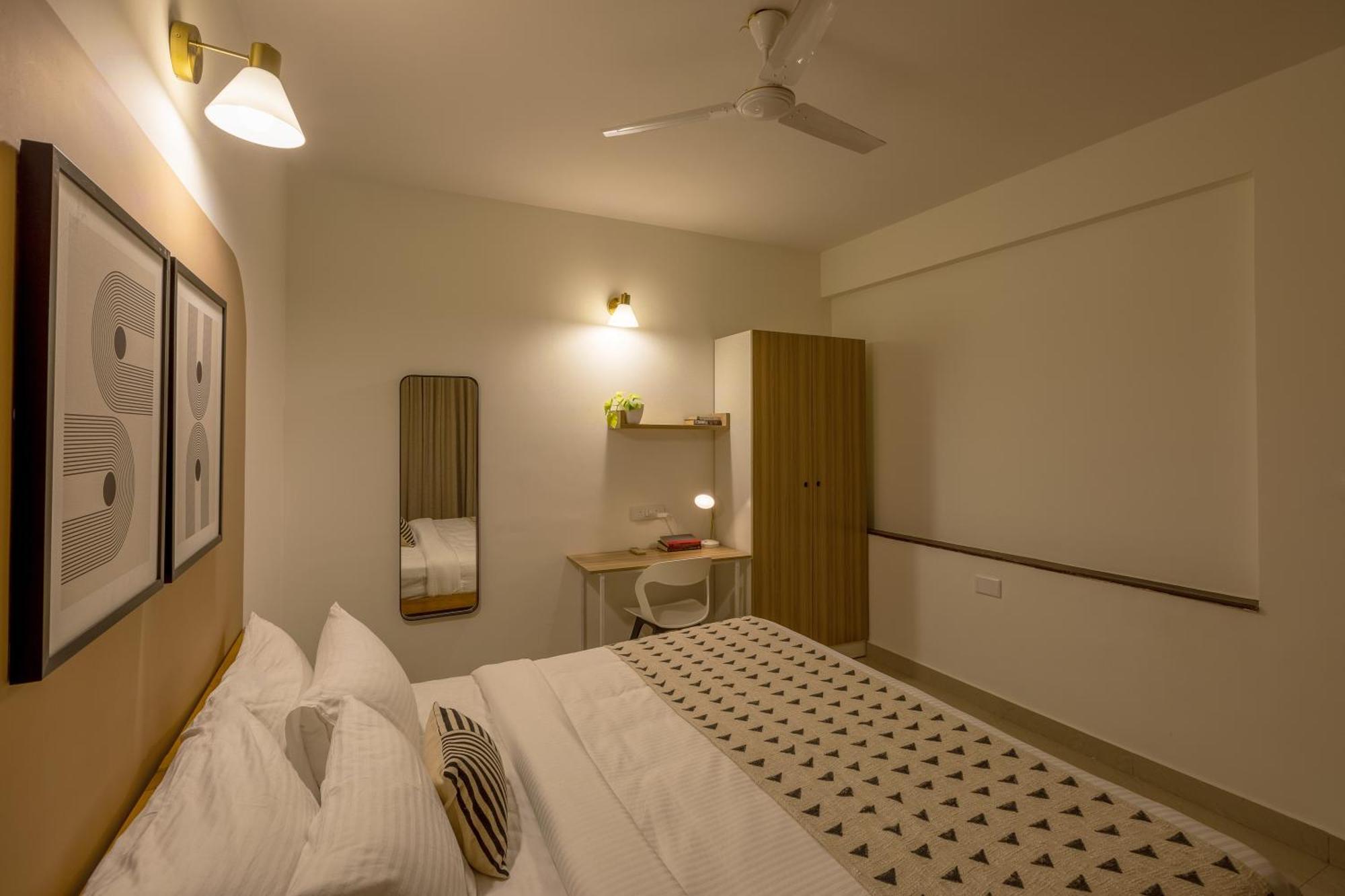 Olive Hotel Palace Road By Embassy Group Bangalore Buitenkant foto