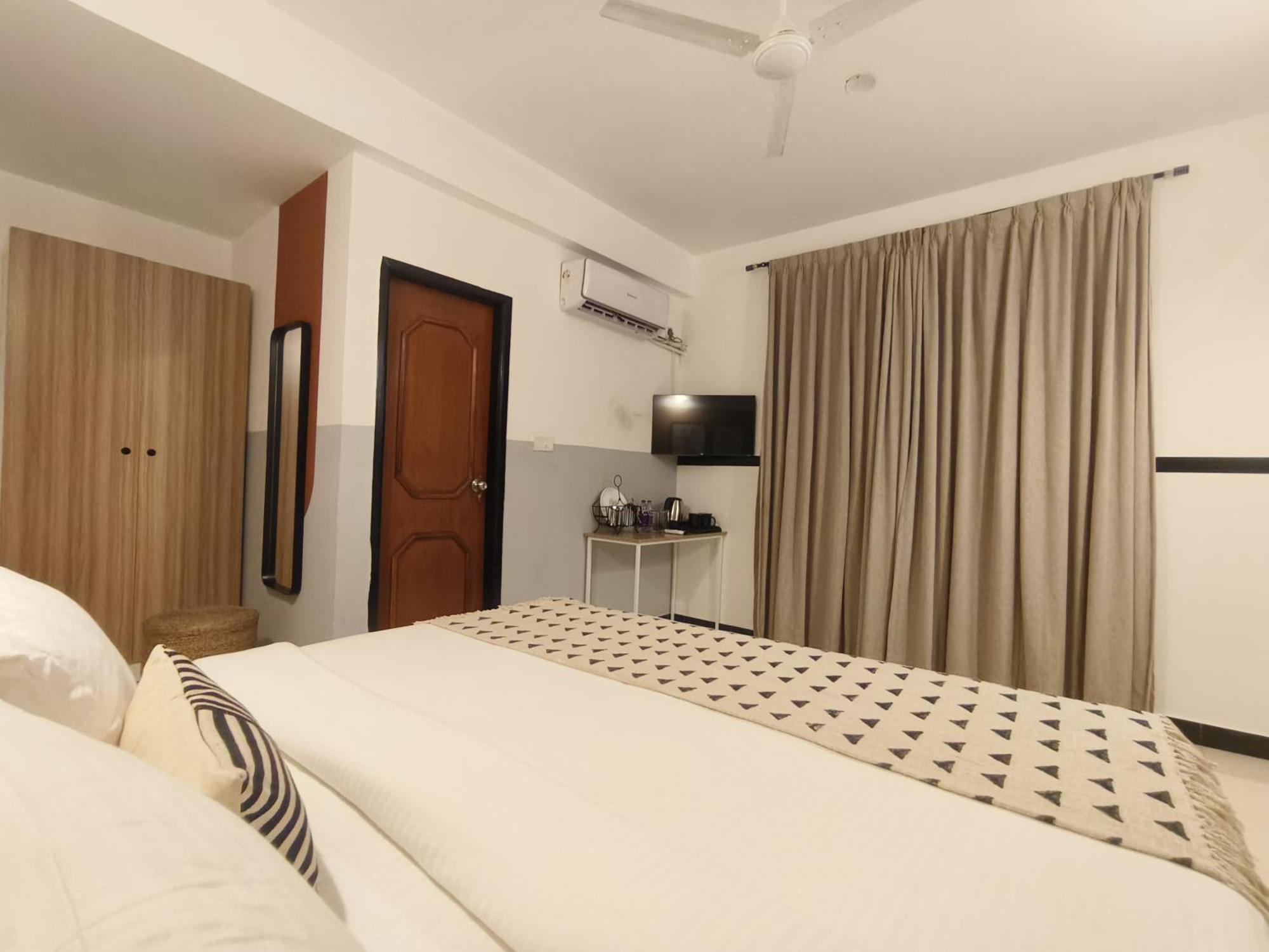 Olive Hotel Palace Road By Embassy Group Bangalore Buitenkant foto